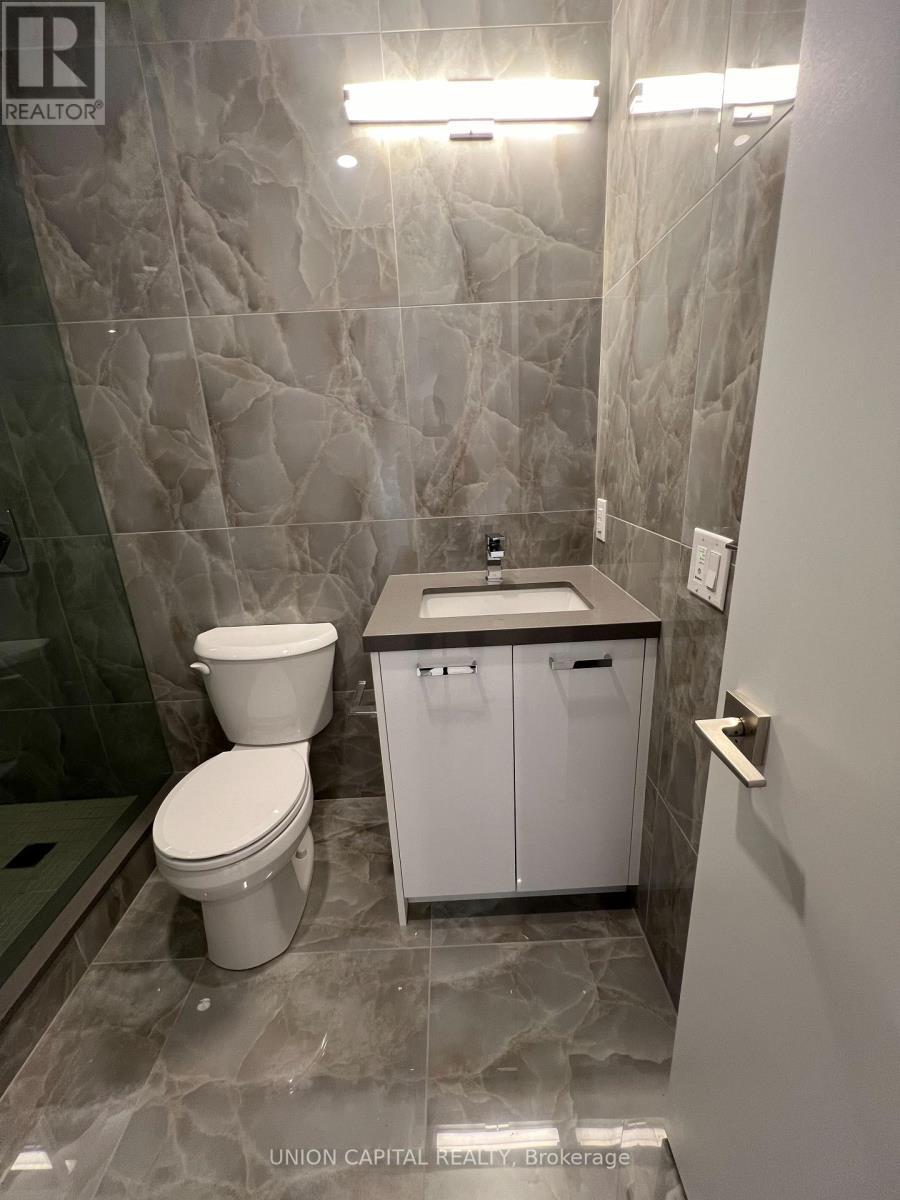 1006 - 195 Mccaul Street, Toronto, ON - Indoor Photo Showing Bathroom