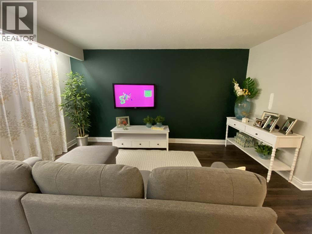 215 Trudeau Drive Unit# 49, Sarnia, ON - Indoor