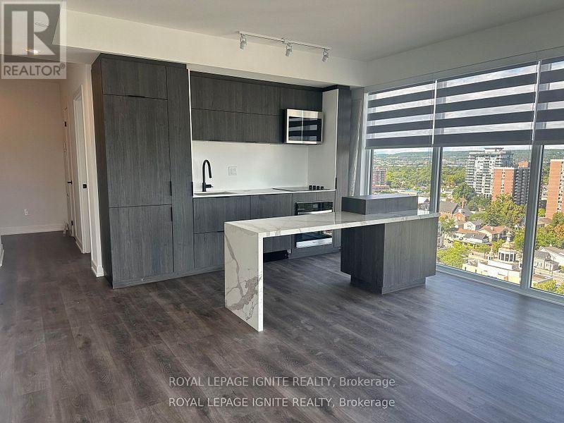 1702 - 370 Martha Street, Burlington, ON - Indoor