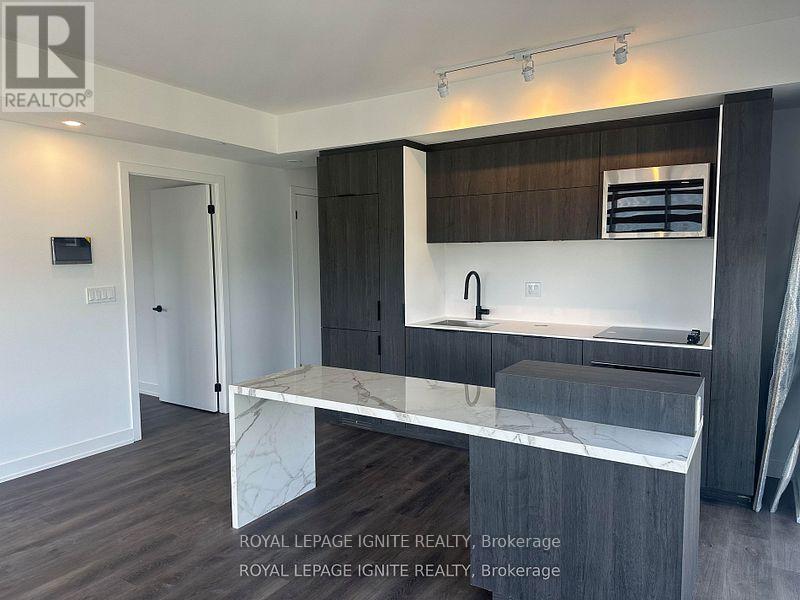 1702 - 370 Martha Street, Burlington, ON - Indoor