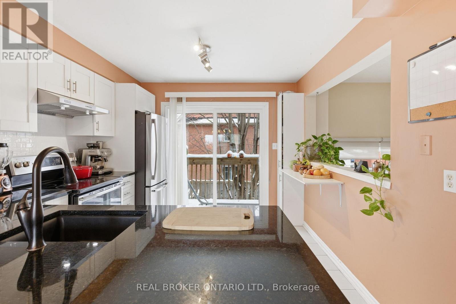 31 - 7101 Branigan Gate, Mississauga, ON - Indoor Photo Showing Kitchen