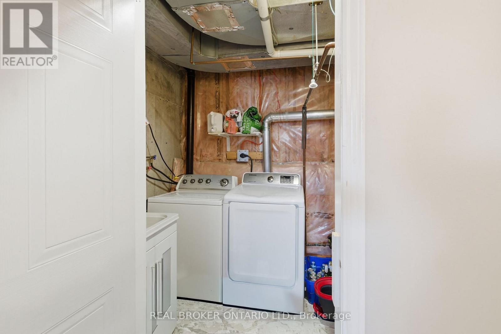 31 - 7101 Branigan Gate, Mississauga, ON - Indoor Photo Showing Laundry Room