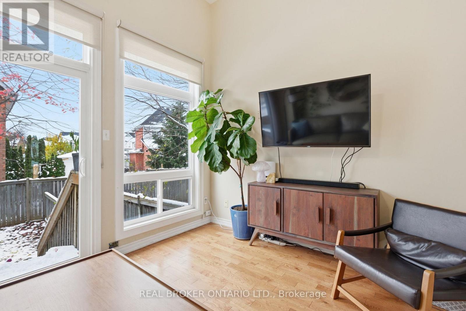 31 - 7101 Branigan Gate, Mississauga, ON - Indoor