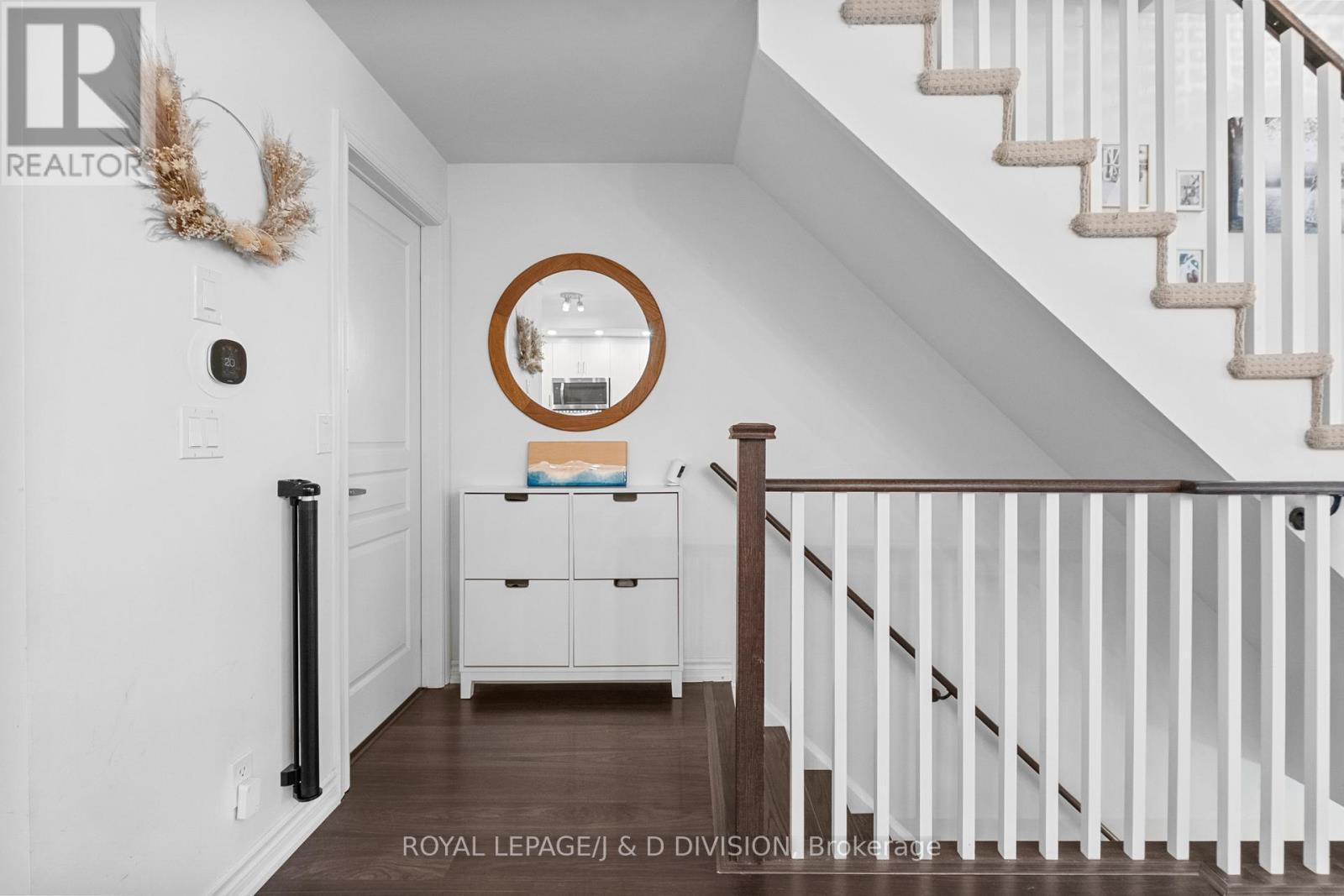 Th4 - 120 Long Branch Avenue, Toronto, ON - Indoor Photo Showing Other Room