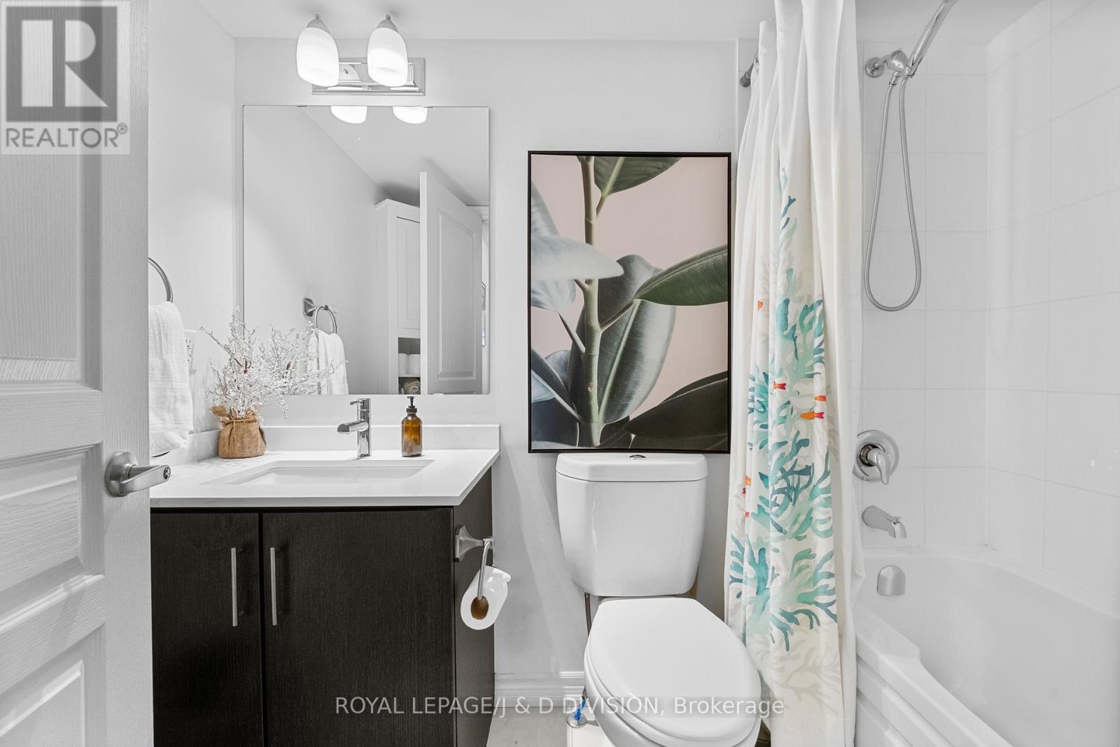 Th4 - 120 Long Branch Avenue, Toronto, ON - Indoor Photo Showing Bathroom