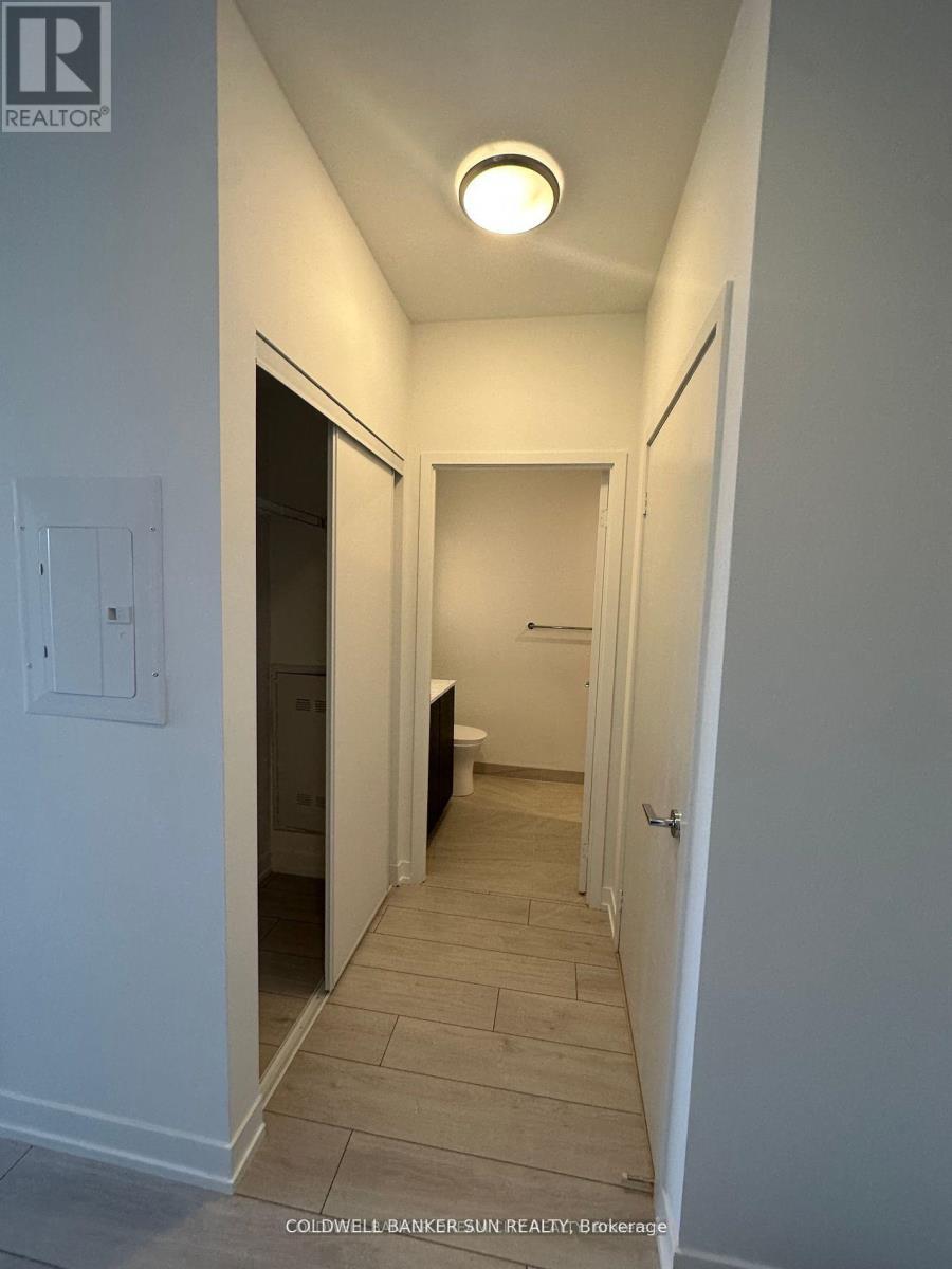 525 - 270 Dufferin Street S, Toronto, ON - Indoor Photo Showing Other Room