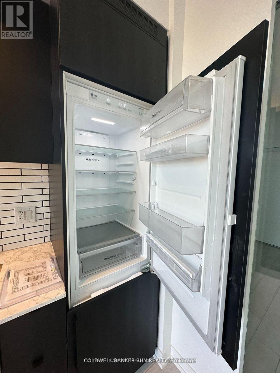 525 - 270 Dufferin Street S, Toronto, ON - Indoor