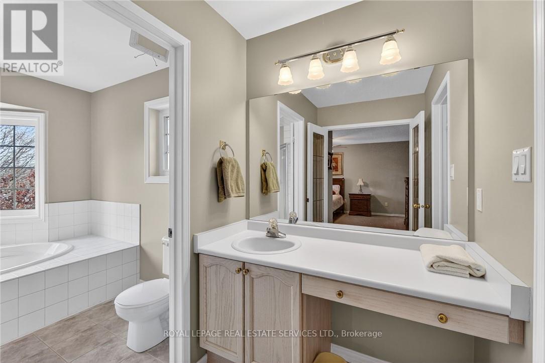 120 - 3333 New Street, Burlington, ON - Indoor Photo Showing Bathroom