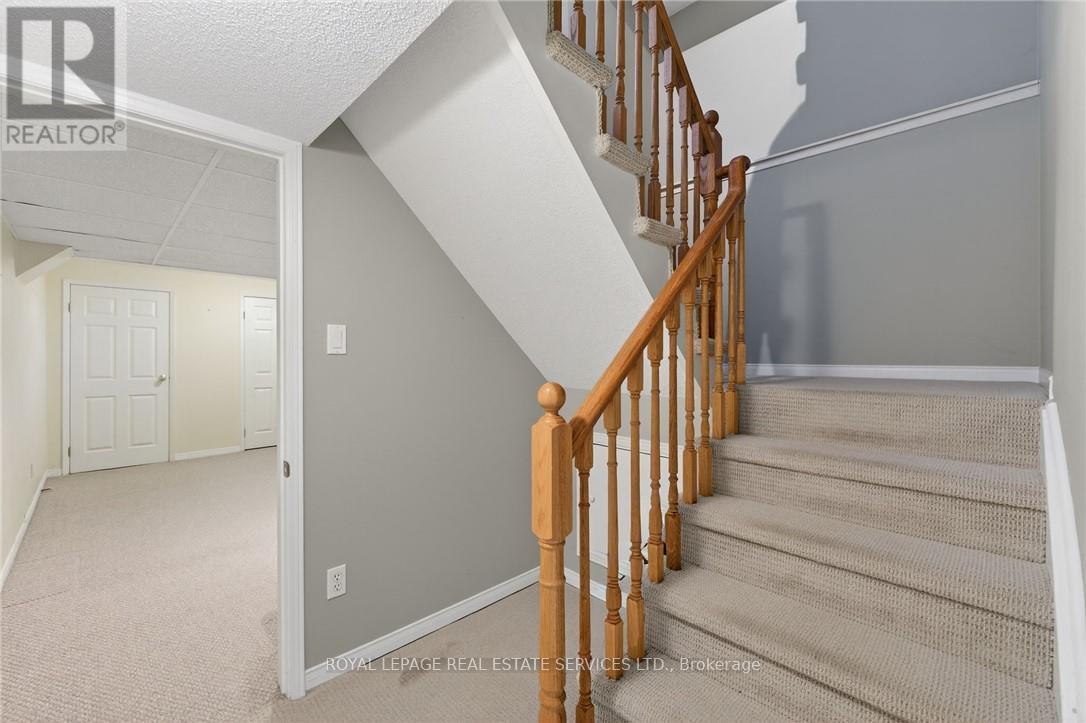 120 - 3333 New Street, Burlington, ON - Indoor Photo Showing Other Room