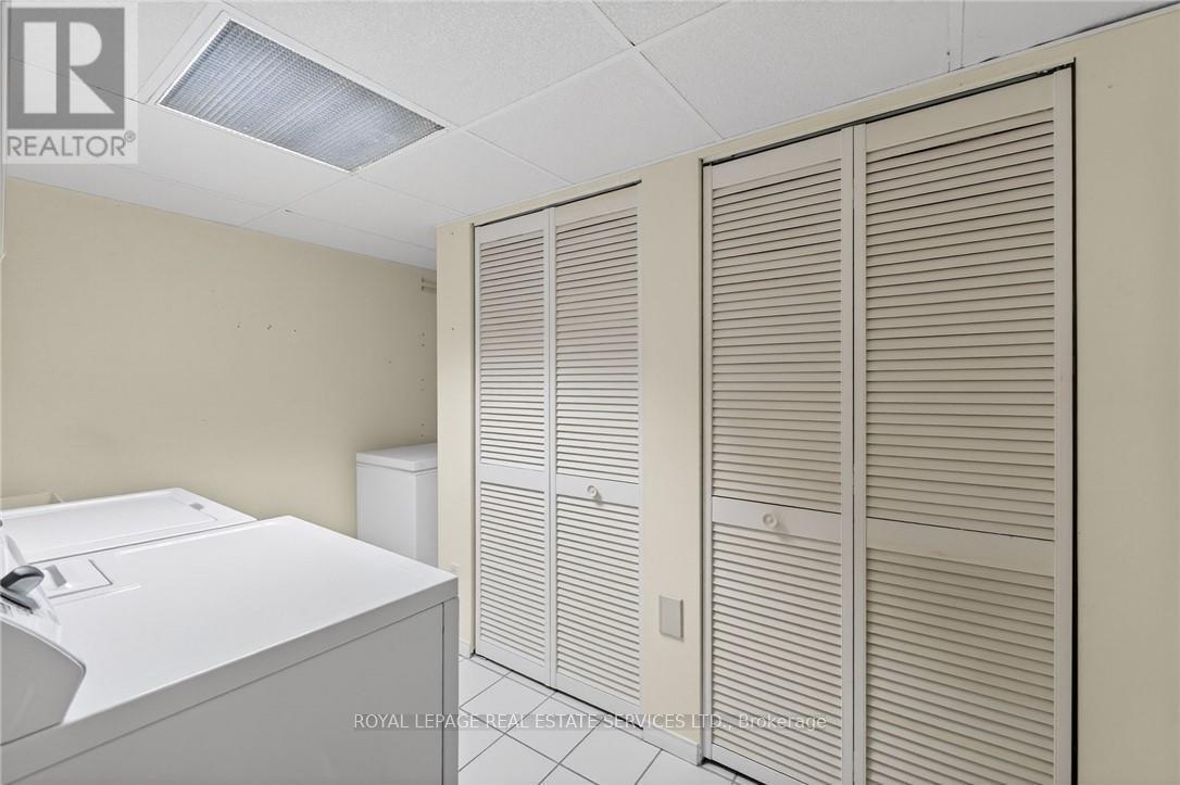 120 - 3333 New Street, Burlington, ON - Indoor Photo Showing Laundry Room