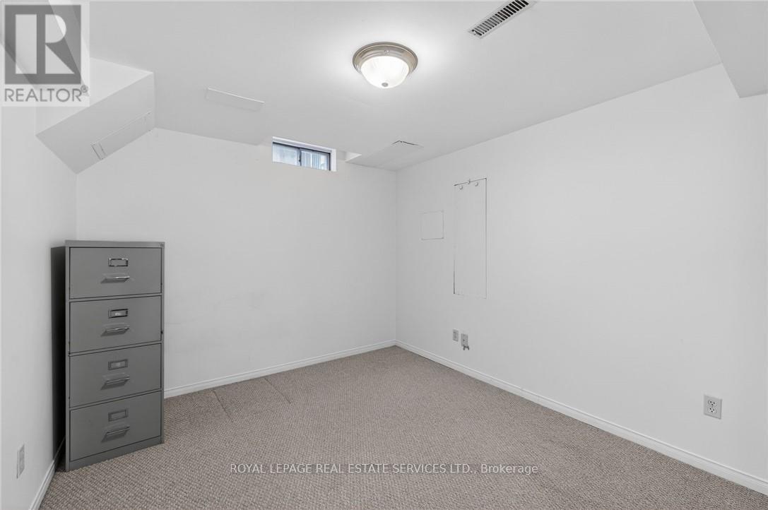 120 - 3333 New Street, Burlington, ON - Indoor Photo Showing Other Room