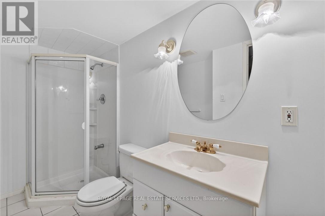 120 - 3333 New Street, Burlington, ON - Indoor Photo Showing Bathroom