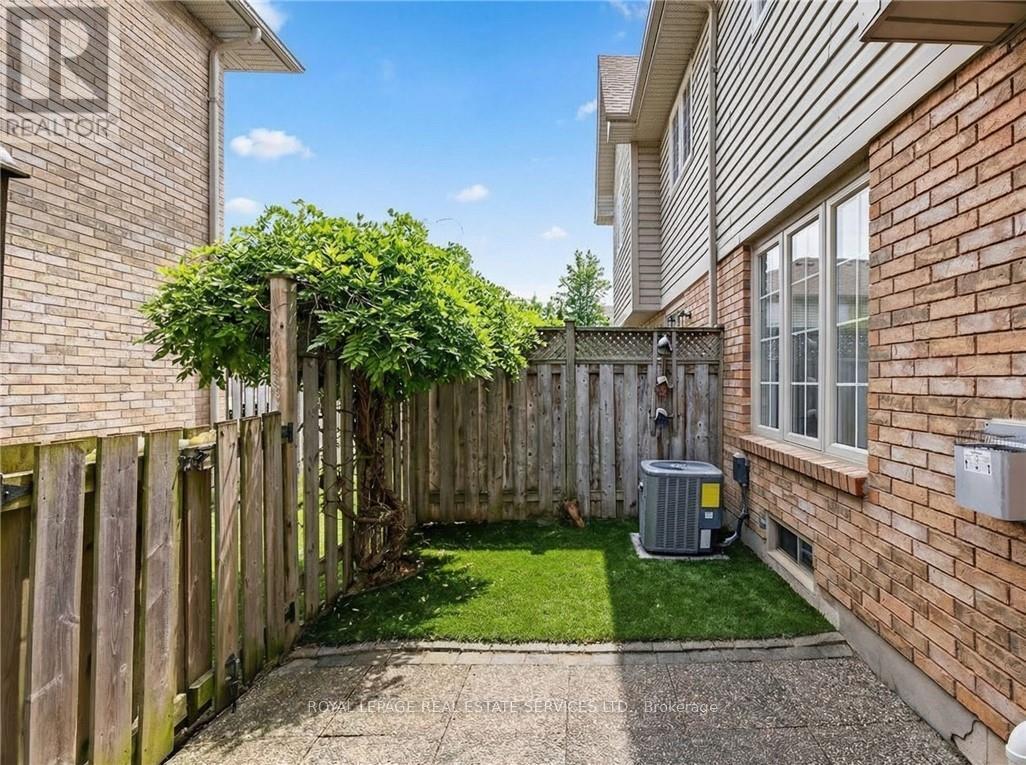 120 - 3333 New Street, Burlington, ON - Outdoor With Exterior