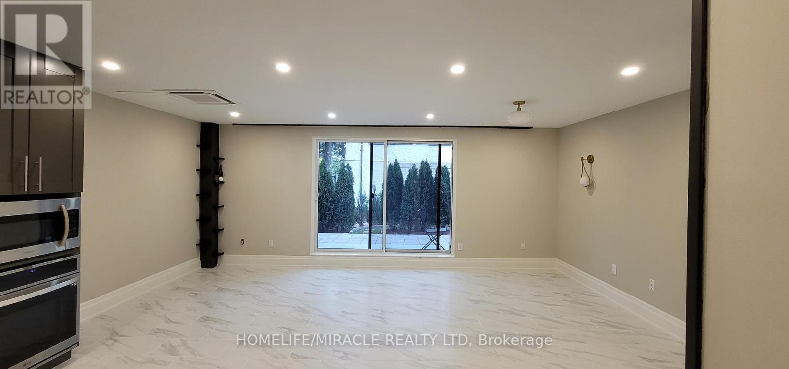 76 - 1036 Falgarwood Drive, Oakville, ON - Indoor Photo Showing Other Room