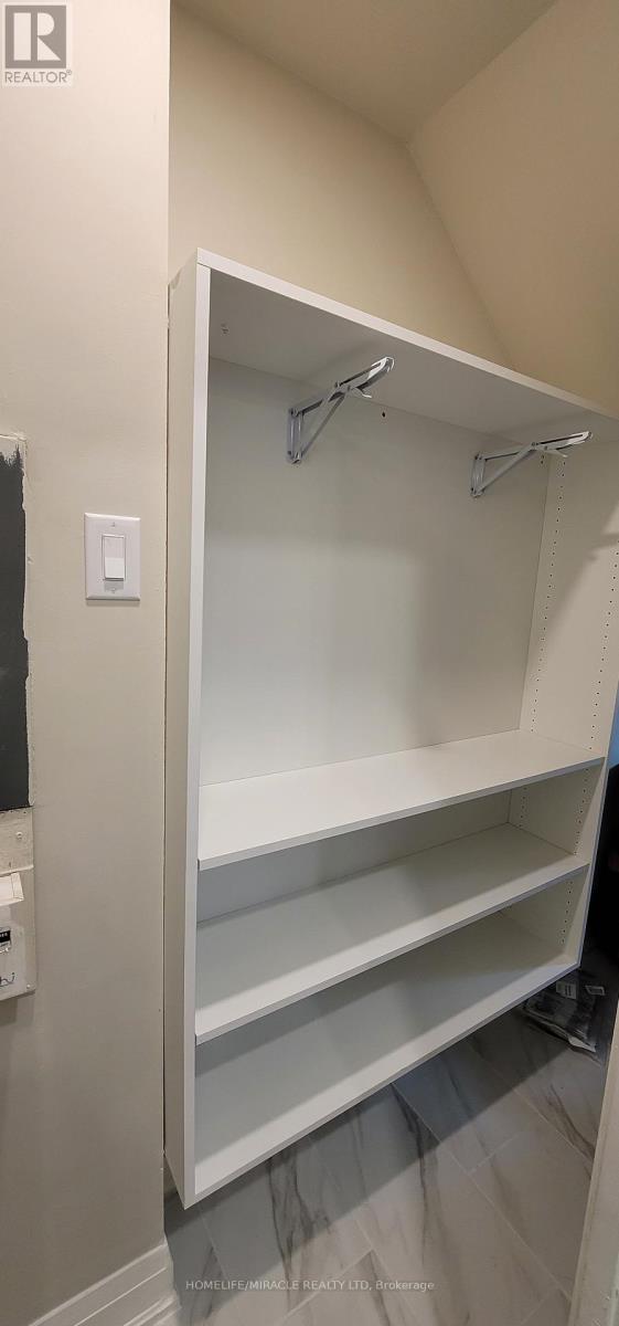 76 - 1036 Falgarwood Drive, Oakville, ON - Indoor With Storage