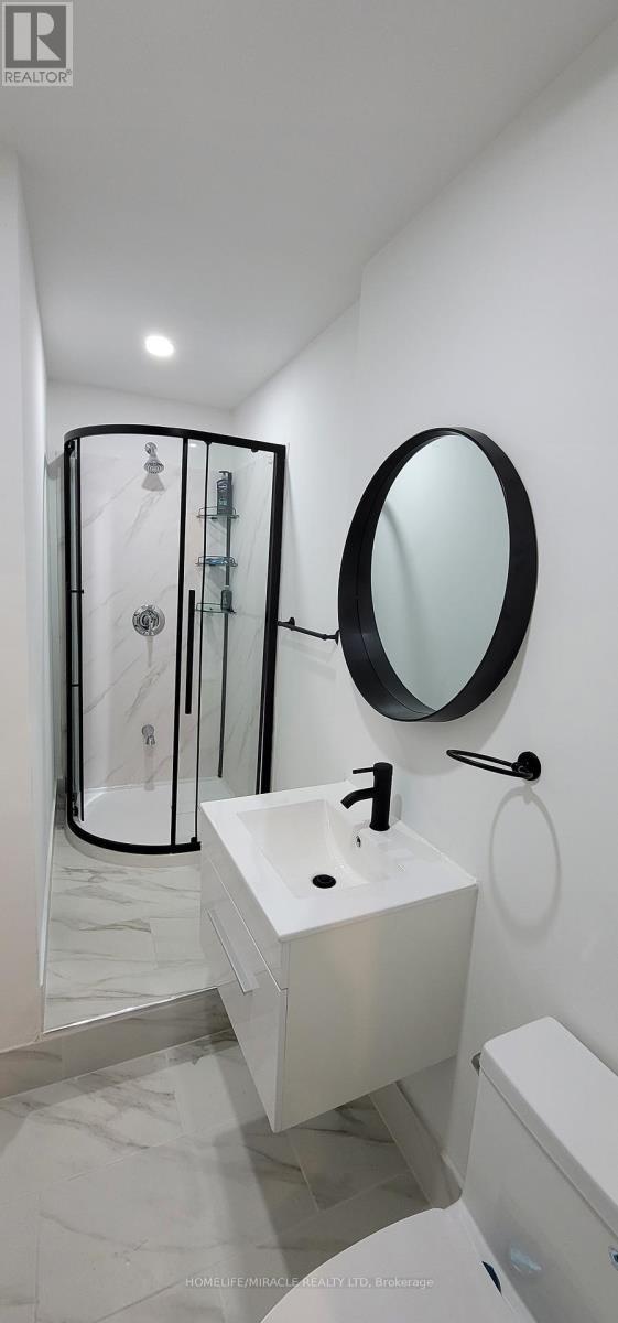 76 - 1036 Falgarwood Drive, Oakville, ON - Indoor Photo Showing Bathroom