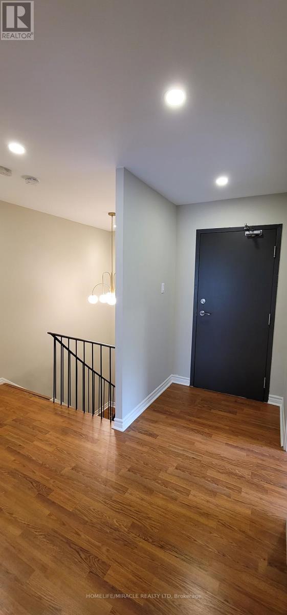 76 - 1036 Falgarwood Drive, Oakville, ON - Indoor Photo Showing Other Room