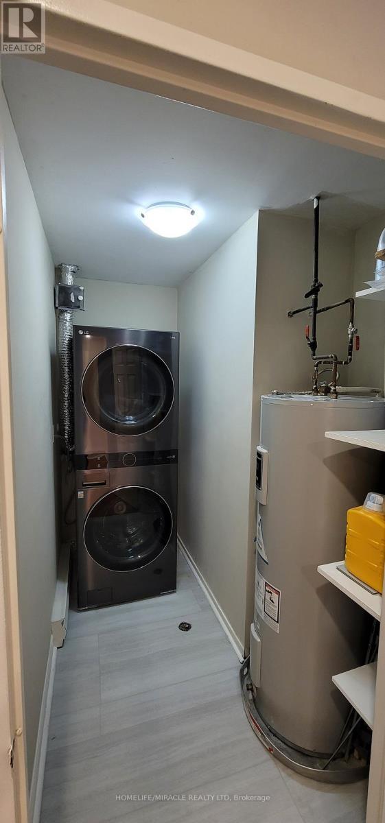 76 - 1036 Falgarwood Drive, Oakville, ON - Indoor Photo Showing Laundry Room