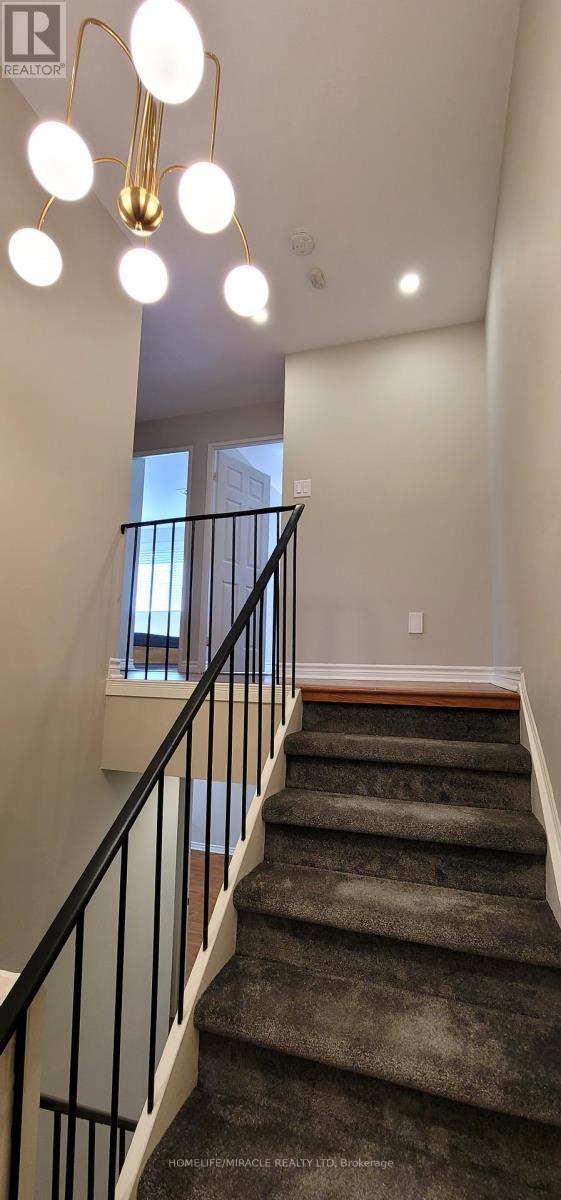 76 - 1036 Falgarwood Drive, Oakville, ON - Indoor Photo Showing Other Room