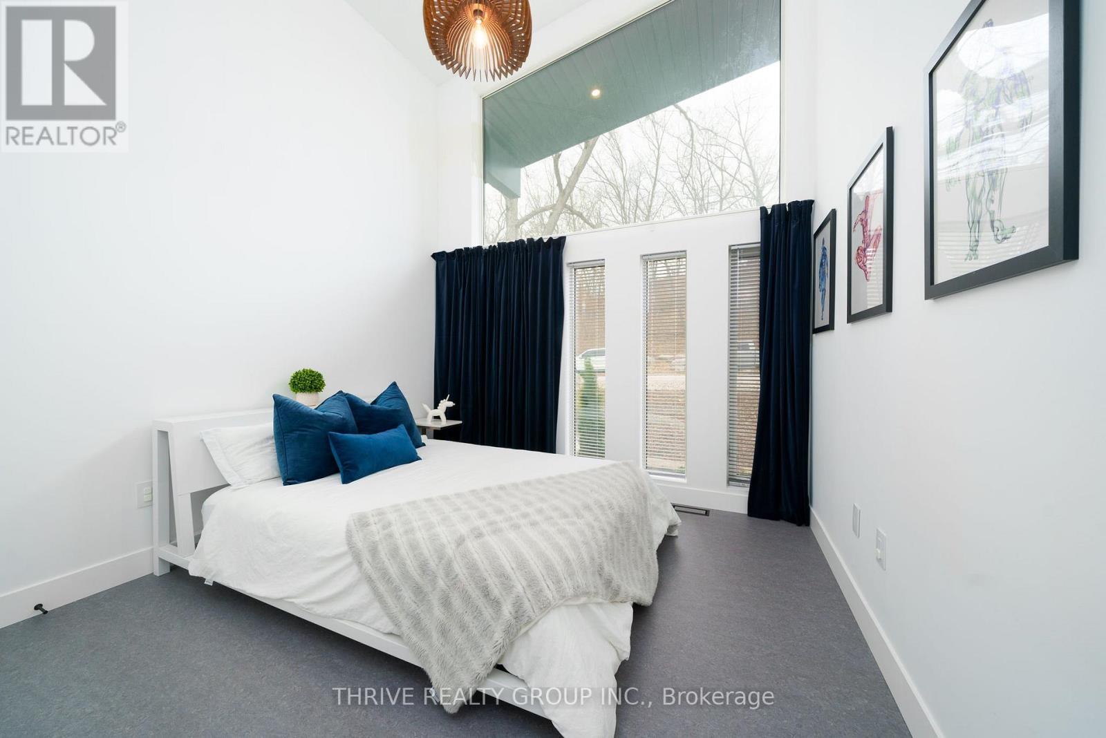 10107 Pinery Bluffs Road, Lambton Shores (Grand Bend), ON - Indoor Photo Showing Bedroom