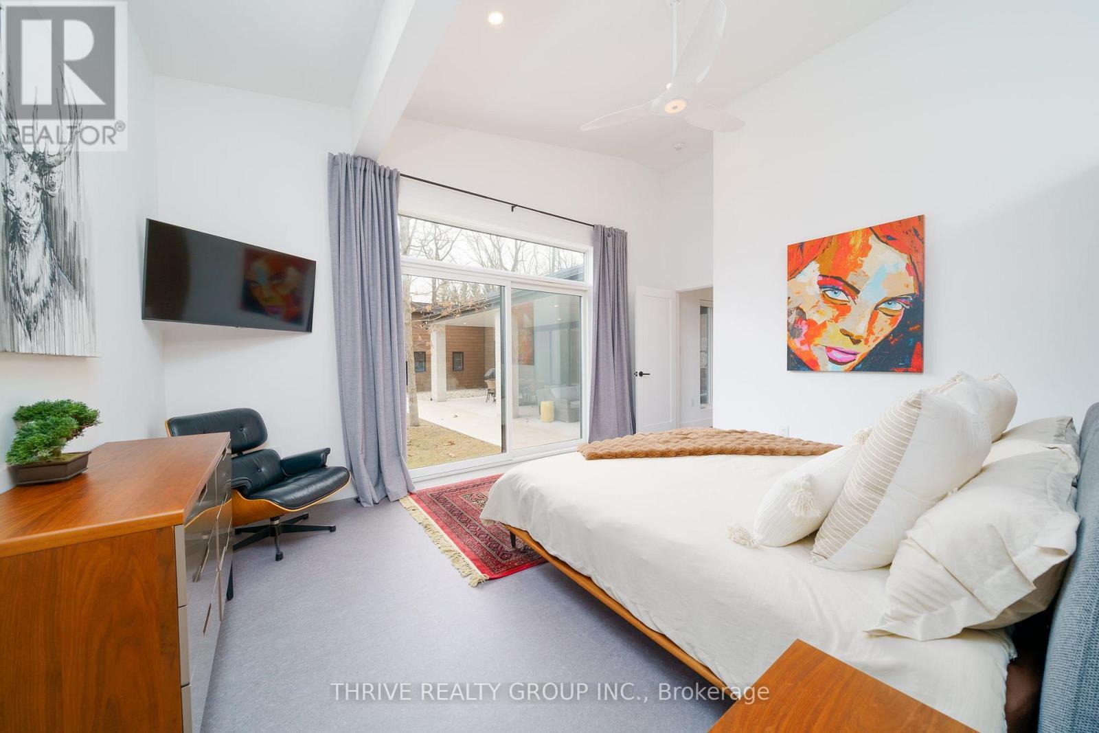 10107 Pinery Bluffs Road, Lambton Shores (Grand Bend), ON - Indoor Photo Showing Bedroom