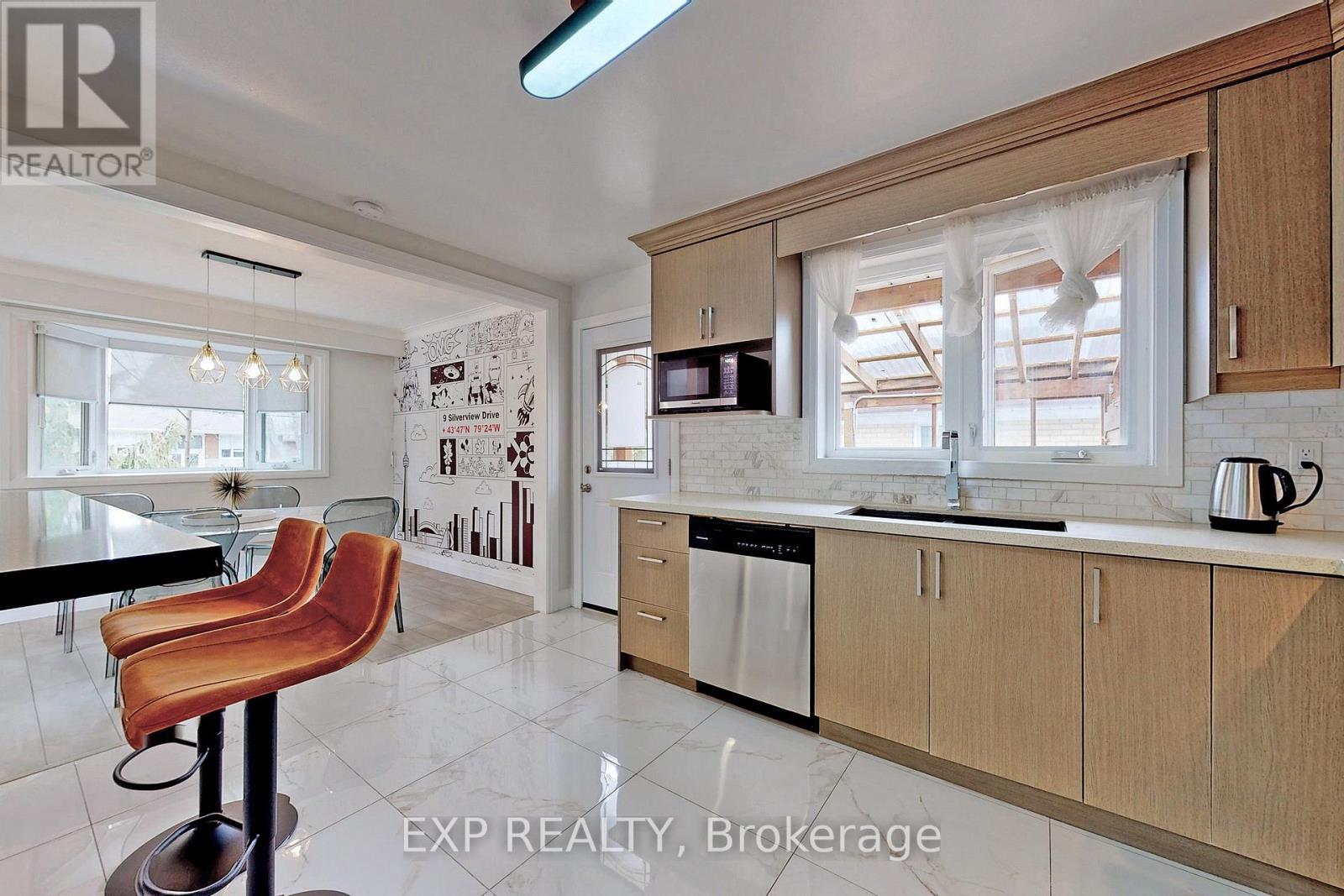 Main - 9 Silverview Drive, Toronto, ON - Indoor Photo Showing Kitchen