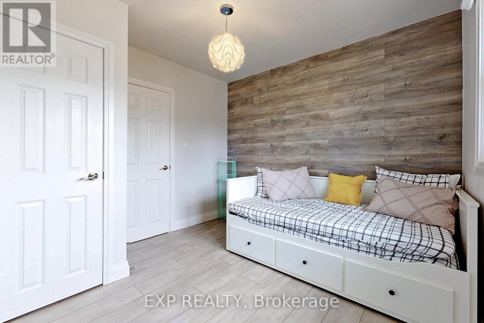 Main - 9 Silverview Drive, Toronto, ON - Indoor Photo Showing Bedroom