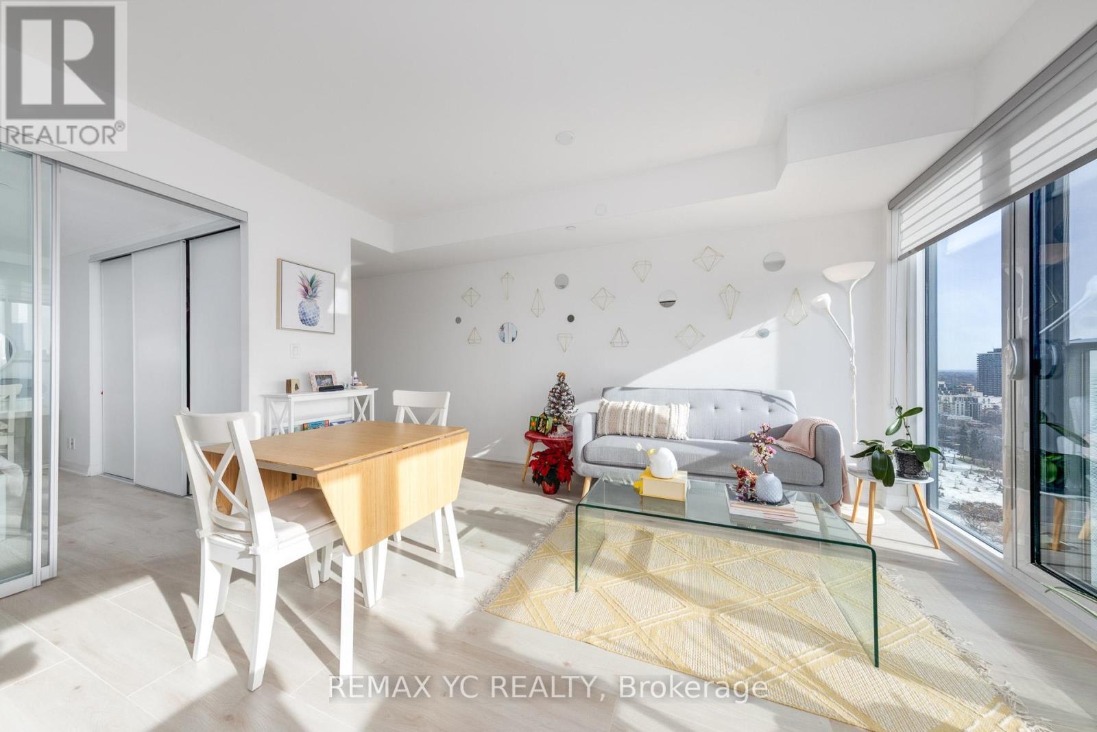 1811 - 99 Foxbar Road, Toronto, ON - Indoor