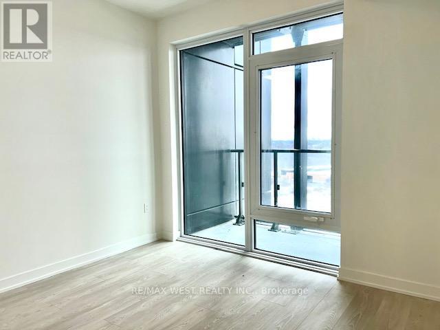 1218 - 1 Quarrington Lane, Toronto, ON - Indoor Photo Showing Other Room