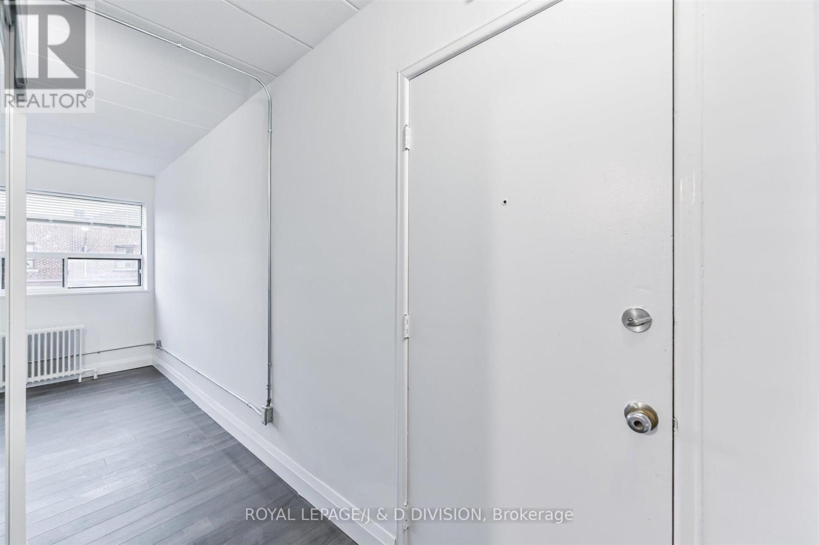 Entrance to Unit - 201 - 325 Sammon Avenue, Toronto, ON - Indoor Photo Showing Other Room