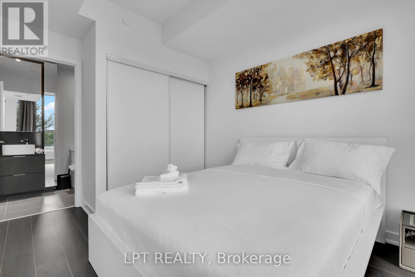 223 - 28 Ann Street, Mississauga, ON - Indoor Photo Showing Bedroom