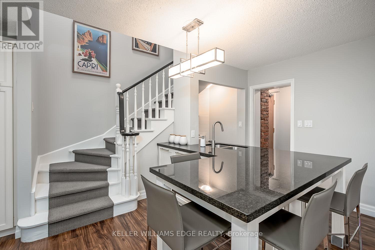 6 - 432 Burlington Avenue, Burlington, ON - Indoor Photo Showing Other Room