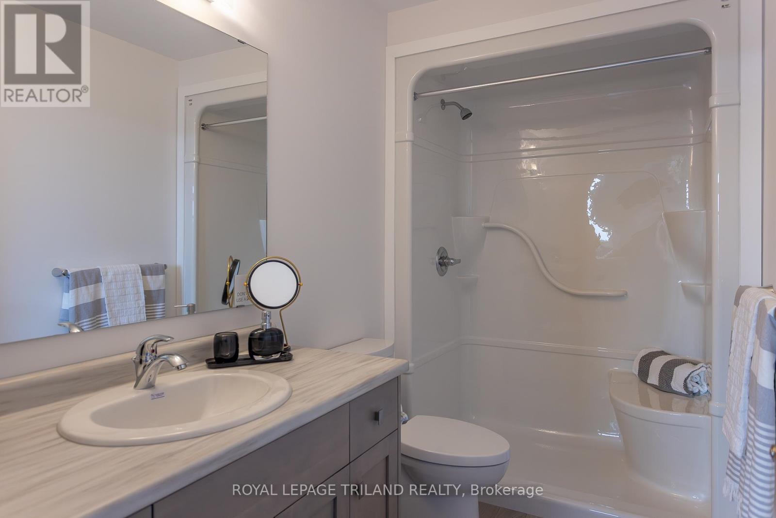122 Styles Drive, St. Thomas, ON - Indoor Photo Showing Bathroom