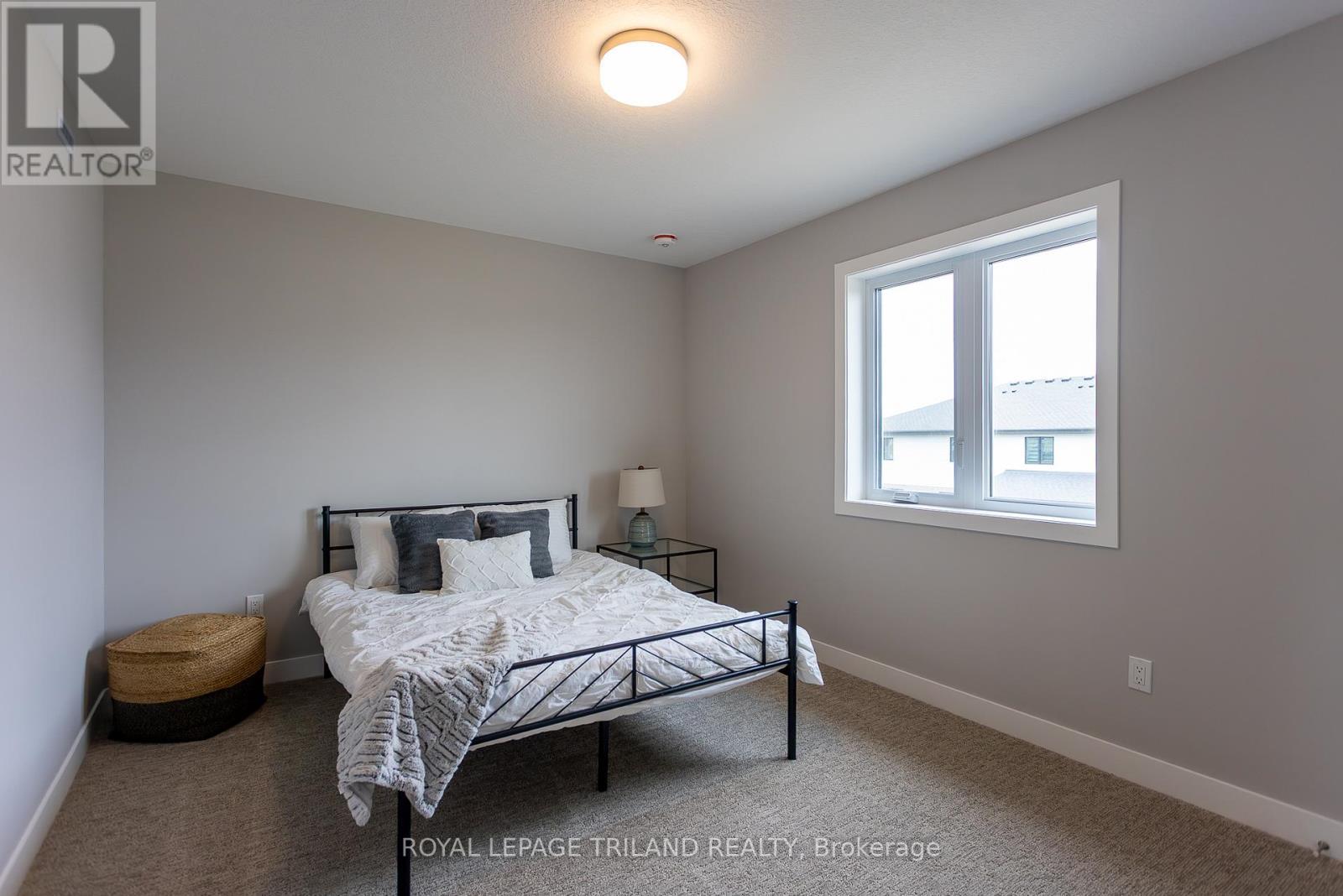 122 Styles Drive, St. Thomas, ON - Indoor Photo Showing Bedroom