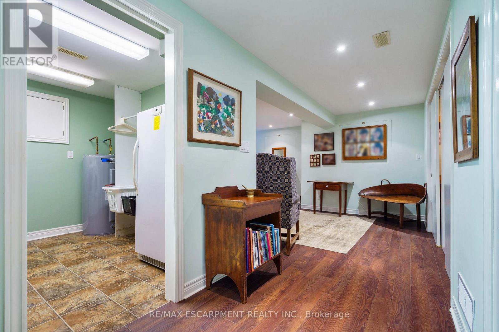 3 Hatfield Place, Hamilton, ON - Indoor Photo Showing Other Room