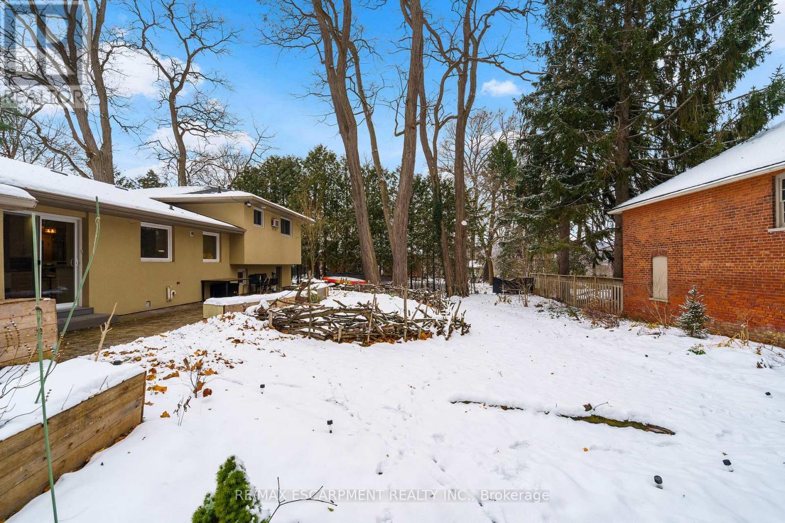 3 Hatfield Place, Hamilton, ON - Outdoor