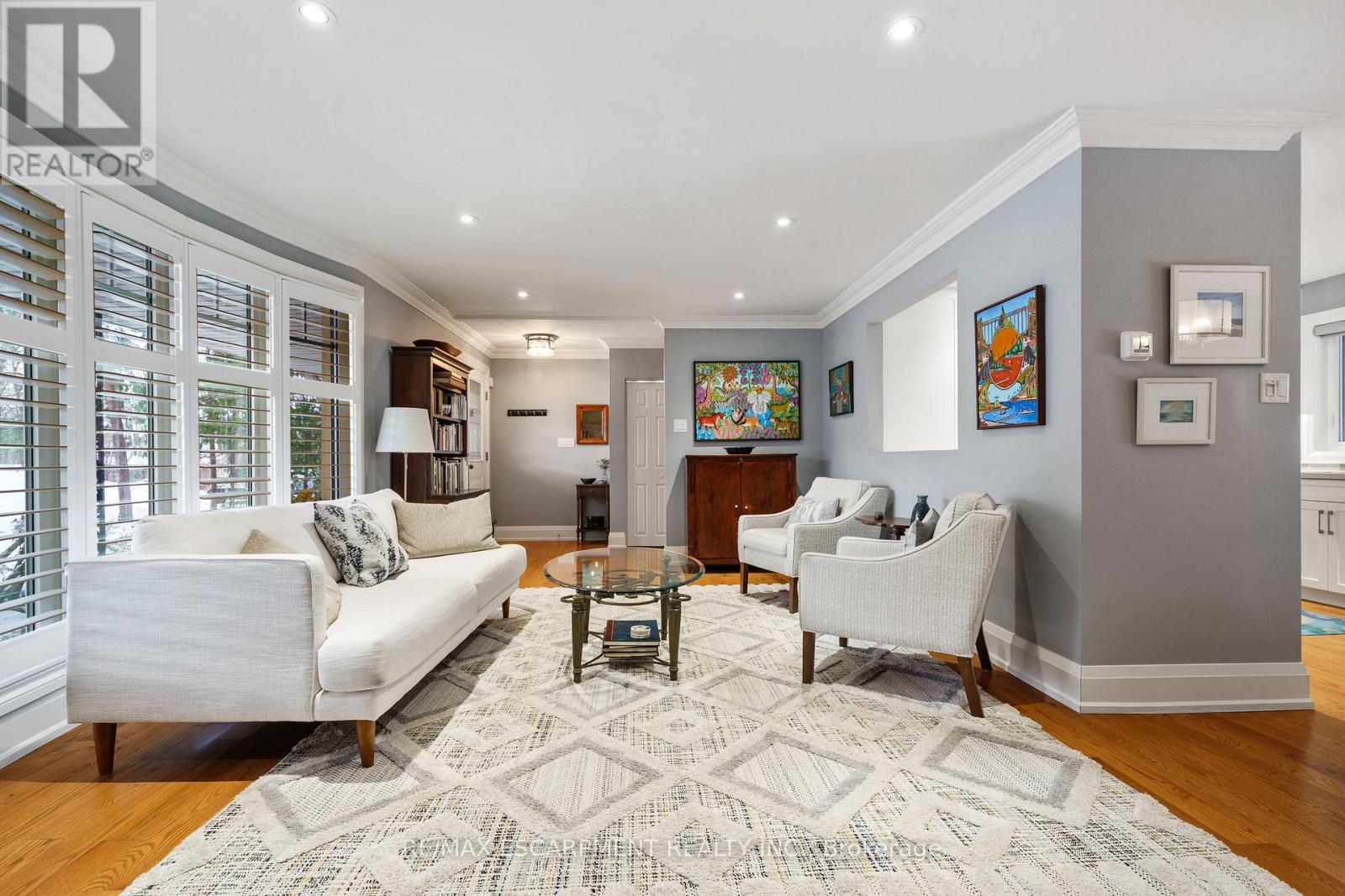 3 Hatfield Place, Hamilton, ON - Indoor Photo Showing Living Room