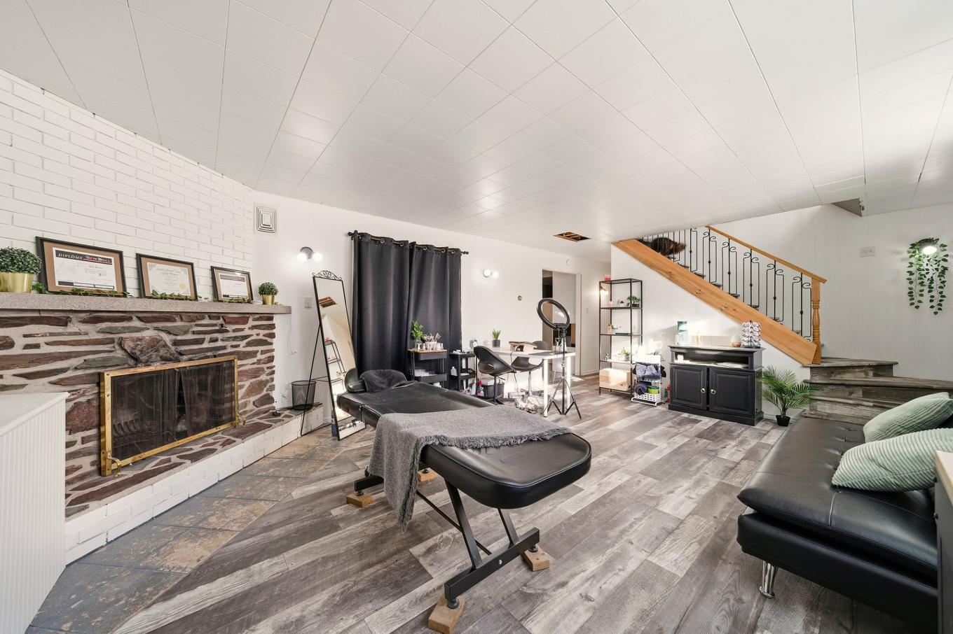 Family room - 1529 Rue Beaugrand, Acton Vale, QC - Indoor With Fireplace