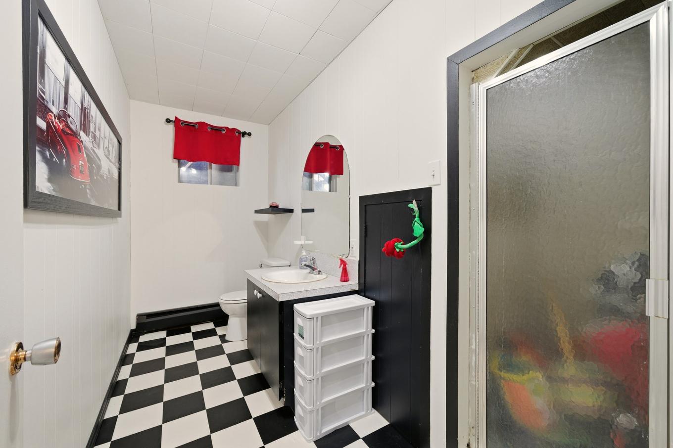 Bathroom - 1529 Rue Beaugrand, Acton Vale, QC - Indoor Photo Showing Other Room