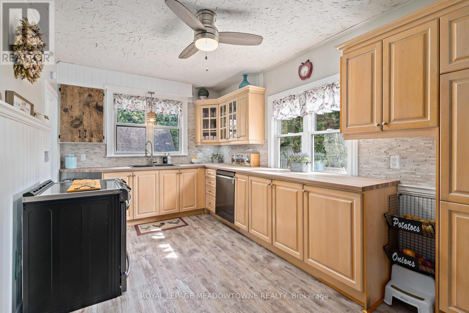 Kitchen - 9201 24 Side Road, Erin, ON - Indoor Photo Showing Kitchen