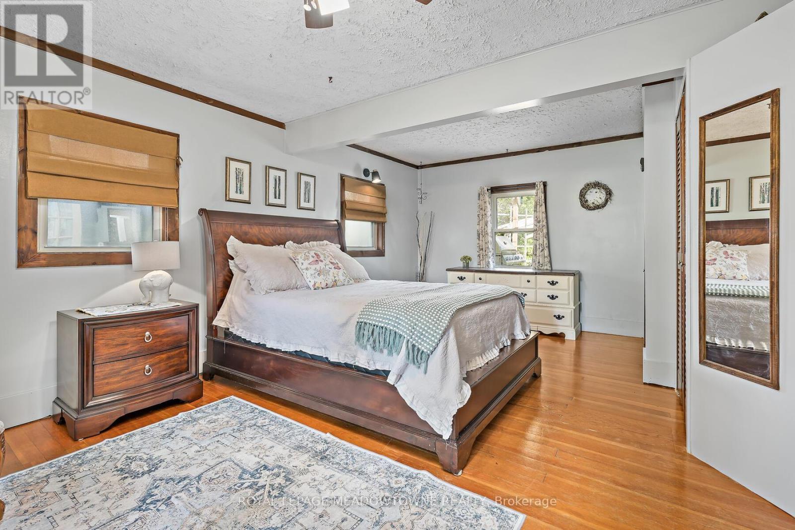 Primary Bedroom - 9201 24 Side Road, Erin, ON - Indoor Photo Showing Bedroom