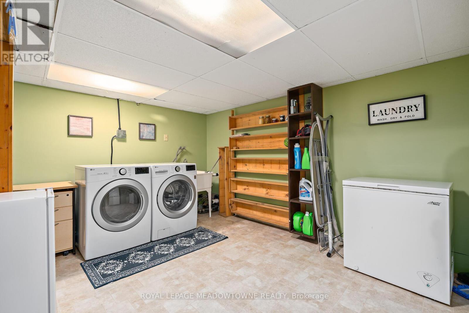 Laundry Room Lower Level - 9201 24 Side Road, Erin, ON - Indoor Photo Showing Laundry Room