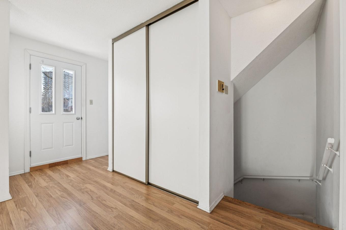 Hall d'entrée/Vestibule - 6-15 Imp. De La Roseraie, Gatineau (Hull), QC - Indoor Photo Showing Other Room