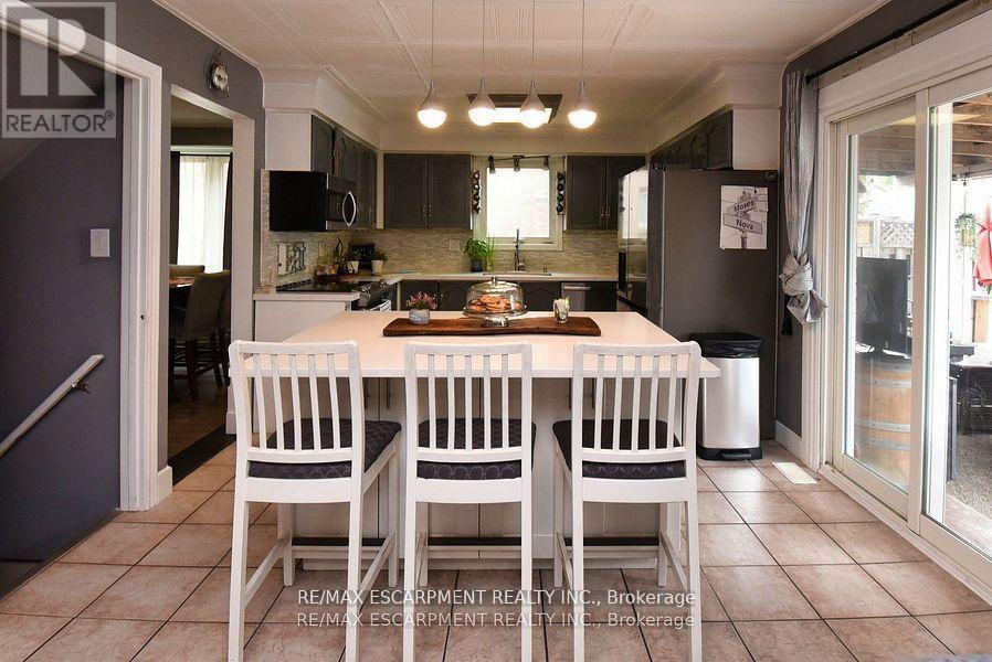 448 Acadia Drive, Hamilton, ON - Indoor Photo Showing Dining Room
