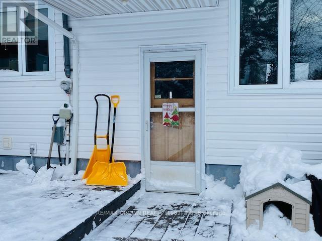 15 St Lawrence Avenue, Kapuskasing, ON - Outdoor With Exterior