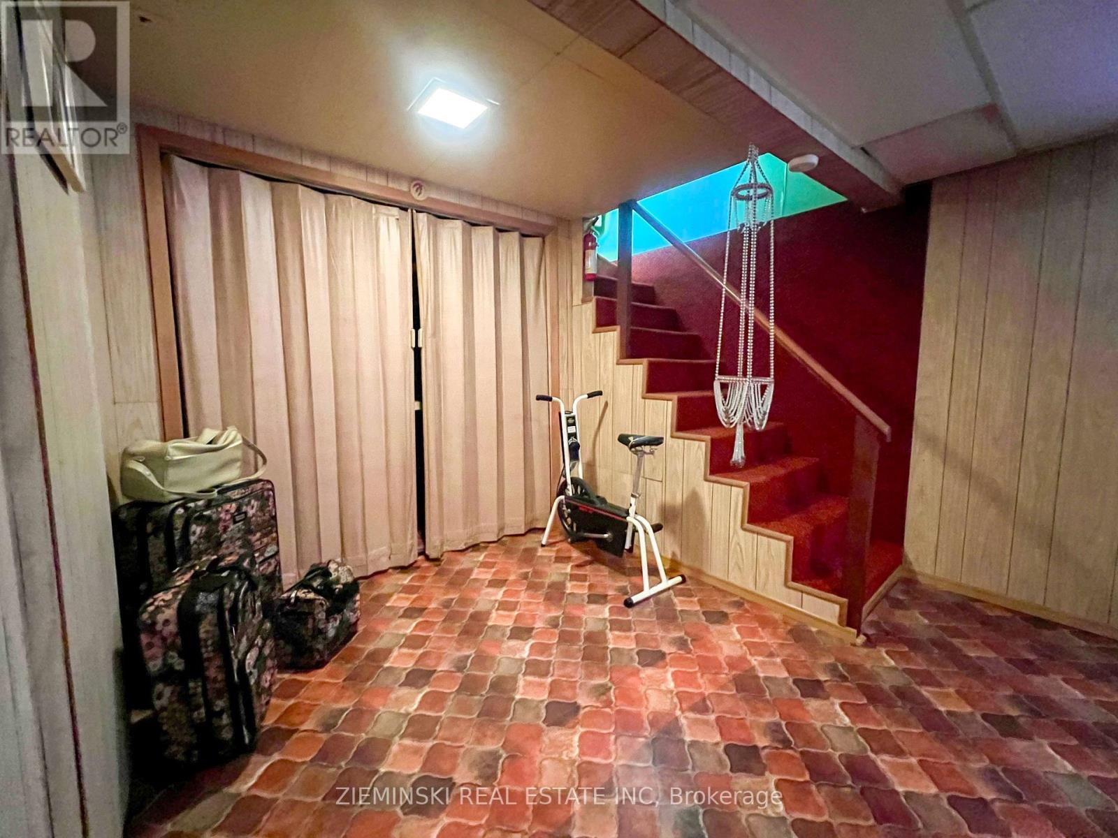 68 Second Avenue, Smooth Rock Falls (Srf), ON - Indoor Photo Showing Other Room