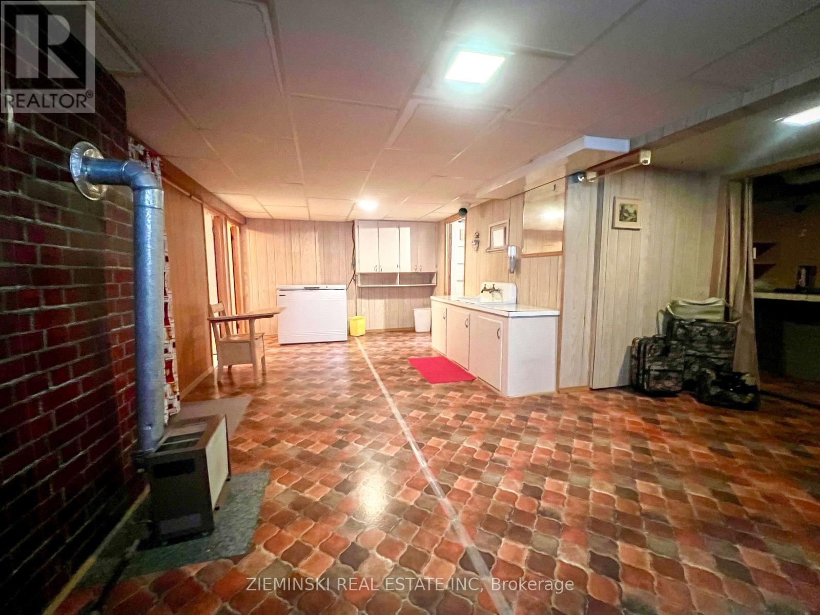 68 Second Avenue, Smooth Rock Falls (Srf), ON - Indoor