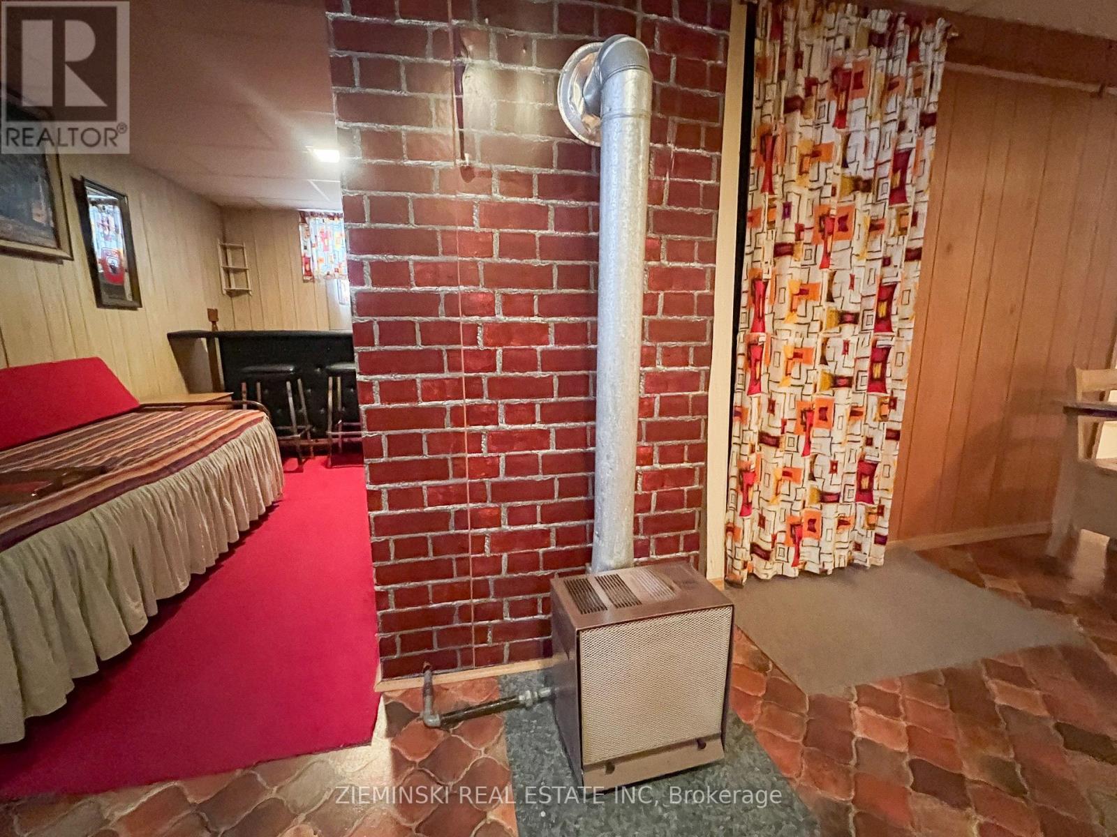 68 Second Avenue, Smooth Rock Falls (Srf), ON - Indoor Photo Showing Other Room