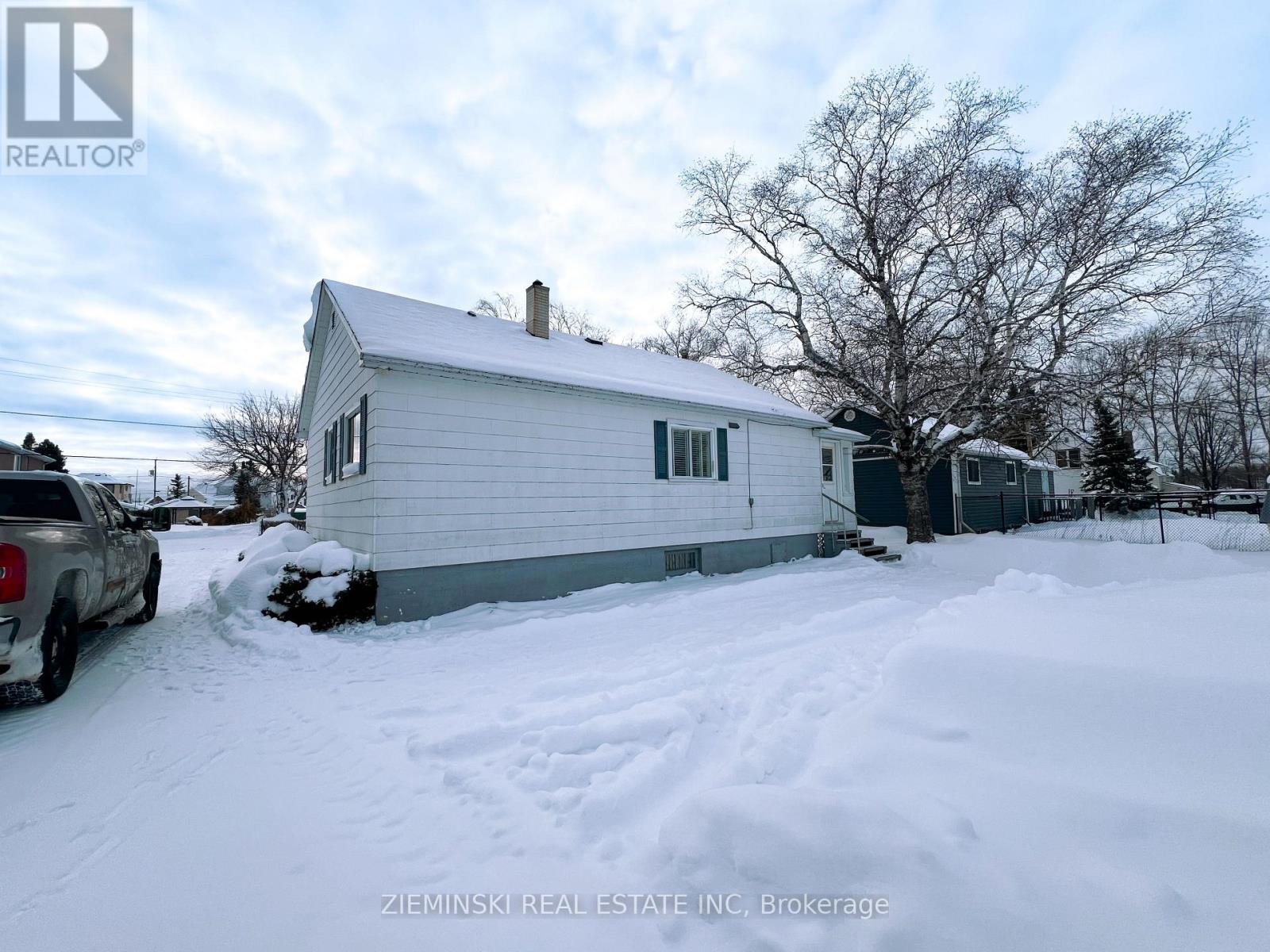 68 Second Avenue, Smooth Rock Falls (Srf), ON - Outdoor