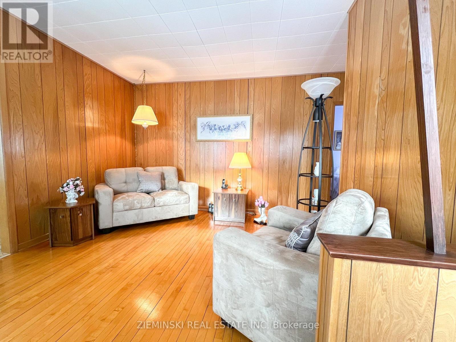 68 Second Avenue, Smooth Rock Falls (Srf), ON - Indoor